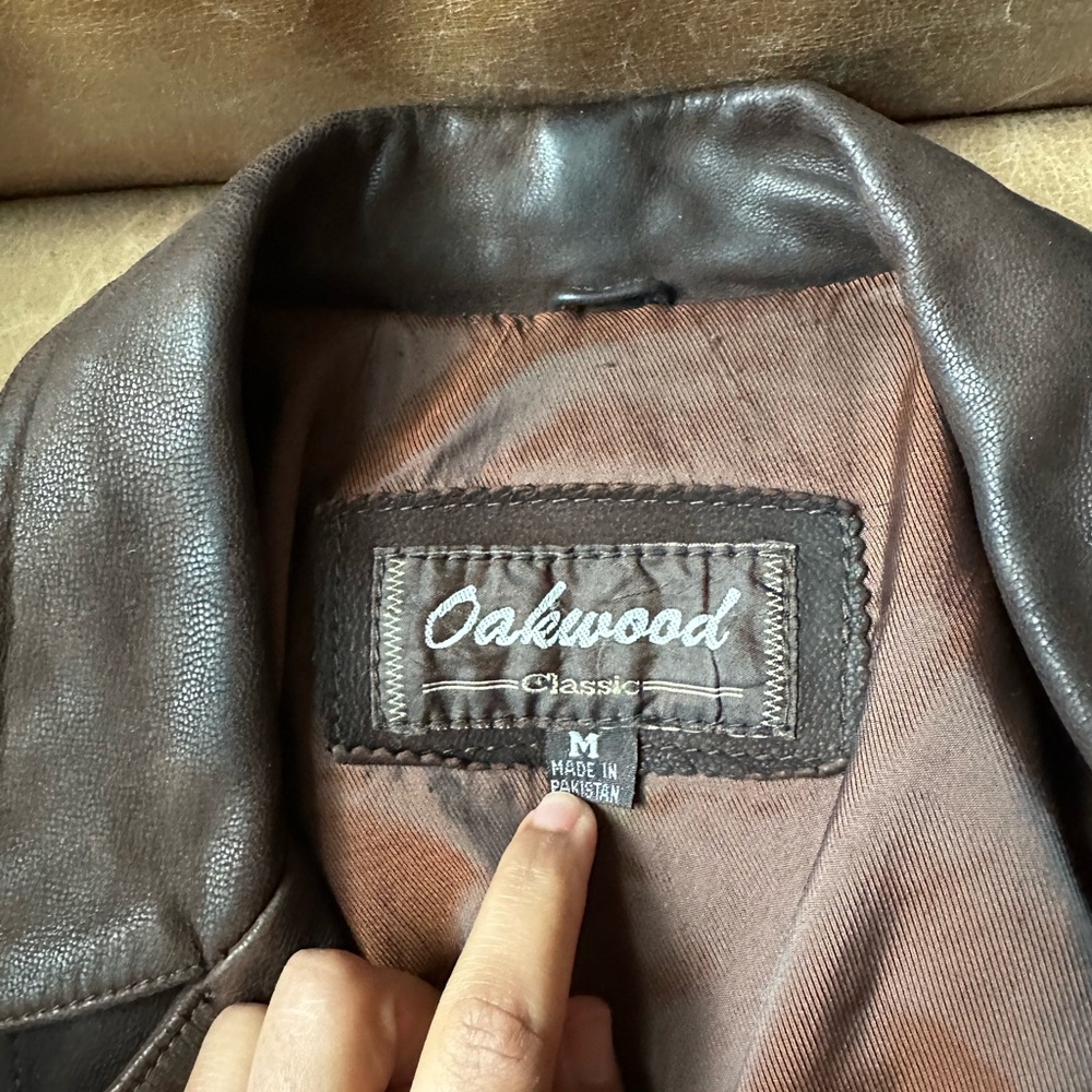 Vintage dark brown leather belted zip jacket western
Y2K buttery soft coastal - Picture 11 of 15